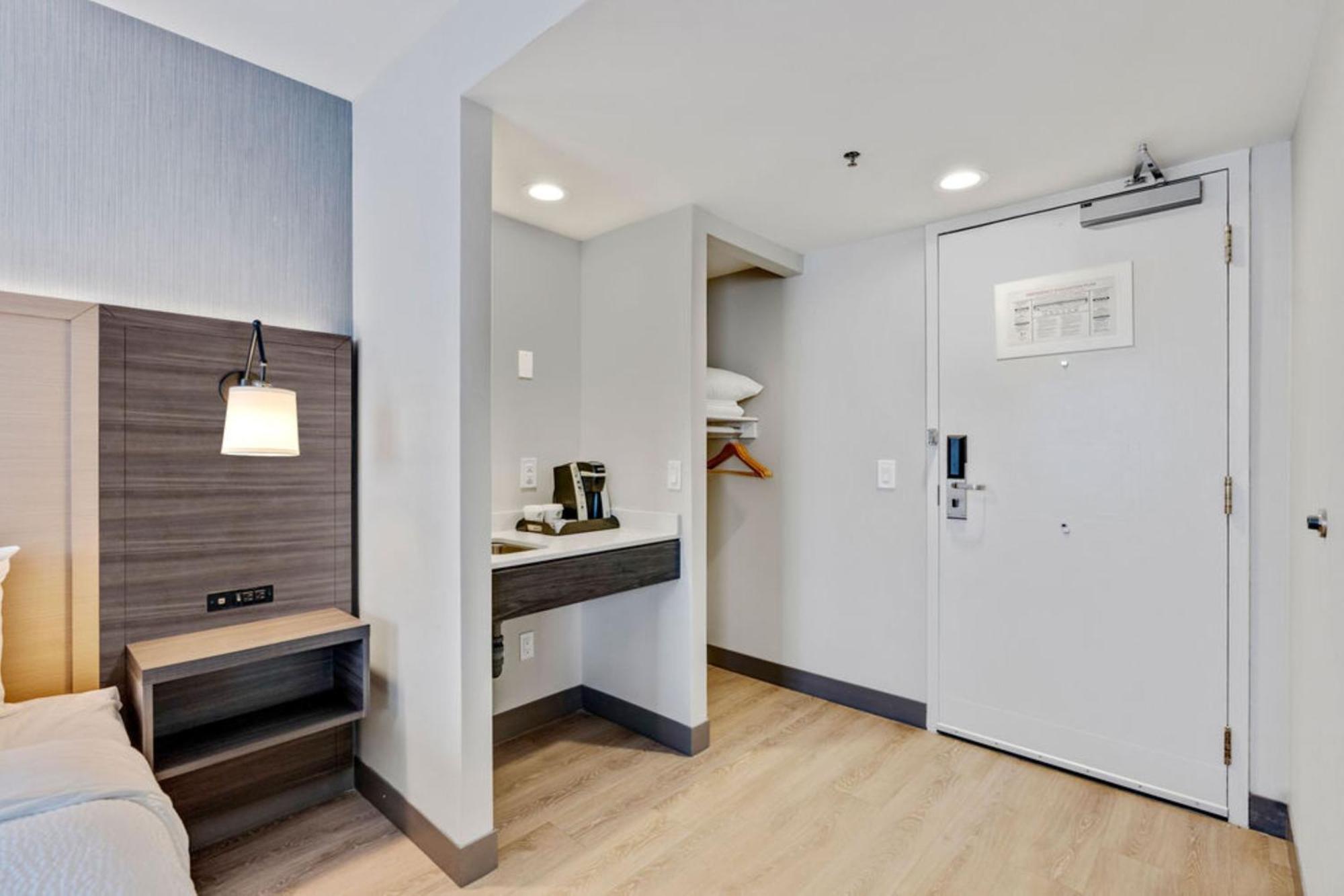 Holiday Inn & Suites Ottawa Kanata By Ihg Extérieur photo